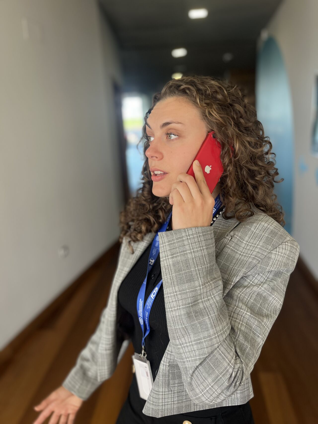Paula Gallego trabajando